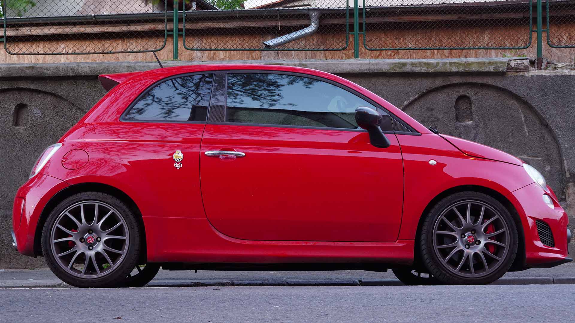 Fiat Red Side