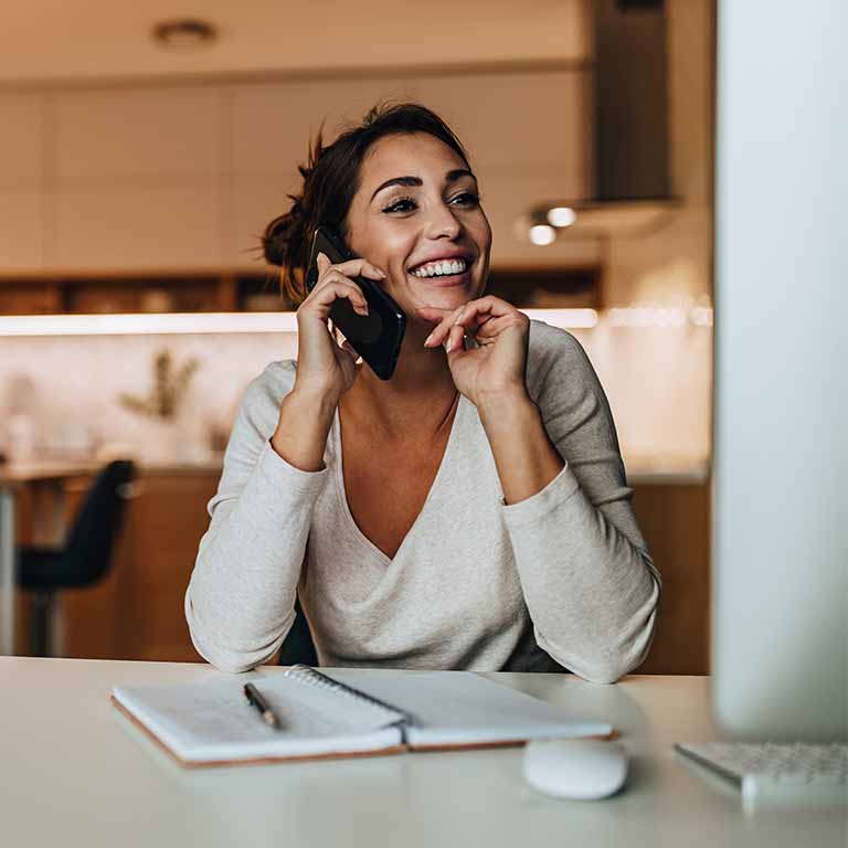 Panel 0031 Apply Woman On Phone